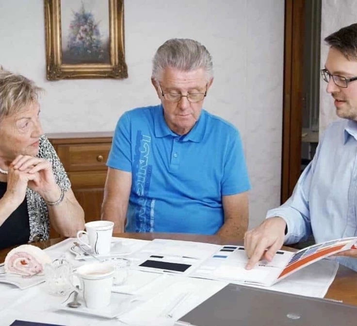 Beratungsgespräch im eigenen Zuhause Gespraech